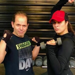 Ramy Imam Instagram - يللا بقي نرجع نتمرن تاني 💪🏻 انا عارفك .. طول عمرك قوية … ربنا يشفيكي يا ياسمينا و تقومي بالف خير وسلامة ❤️ربنا معاكي يا ام ياسمين …احنا بندعيلك 🤲🏻 @yasminabdelaziz_