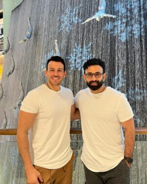 Ramy Radwan Instagram - رب أخ لم تلده أمك. هيما الغالي ❤️❤️
والبنطلون والتيشيرت والجزمة صدفة والله 😂
@ibrahimfayek