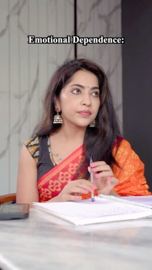 Ramya Subramanian Instagram - It’s necessary to keep relationships balanced,like our diet (sometimes).🍕⚖️🐒

#EmotionalDependency #SelfLoveJourney

What do you say!?🙋🏻‍♀️