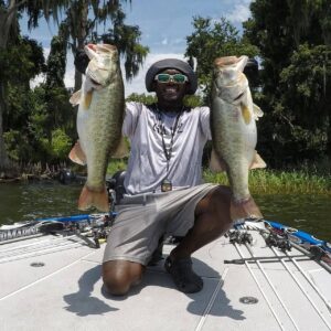 Randy Moss Instagram - @lipripper863 if u think u got him beat then why not challenge him!!yaw holla at my boy!!Taking all bets......STRAIGHT CASH HOMIES
