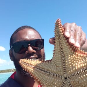 Randy Moss Instagram - Lady and gentlemen I would like u all 2 meet my friend PATRICK!!@mrslyd84 u didnt wanna hold this 1 huh?!?!#blessed🥰🥰🥰🥰🥰🥰