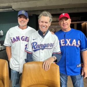 Randy Travis Instagram - A great day at @GlobeLifeField with the @Rangers, Kirk Conger, @RaffyPalmeiro, and the @DrPepper folks! Thank you for the special moments in life!