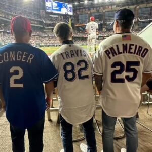 Randy Travis Instagram - A great day at @GlobeLifeField with the @Rangers, Kirk Conger, @RaffyPalmeiro, and the @DrPepper folks! Thank you for the special moments in life!