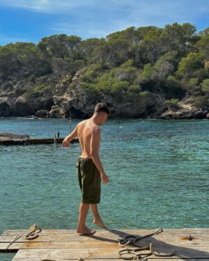 Raoul Vázquez Instagram - Quien ibiza no traiciona, cogiendo fuerzas en mi isla bonita para TCMS11