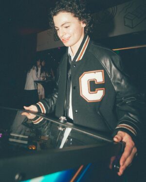 Raphael Alejandro Instagram - That 90s Show Part 2 Premiere Party
#blasttothepast 
#netflix 
#arcade