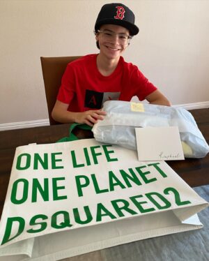 Raphael Alejandro Instagram - Thank you very much Dean and Dan (@dsquared2) for the wonderful gift! I am all for the reduction of our environmental impact and it’s incredibly noble that @dsquared2 have pursued this cause.
I love my gift! Can’t wait to wear it!
#d2onelifeoneplanet 

A special thanks to @mrenriquemelendez and to @crosbycartermgmt