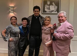 Raphael Alejandro Instagram - I had the best time at the #acapulcotv season 2 premiere! Thank you so much @appletvplus for the wonderful time!
Special thanks to: @jillfritzopr @atlasentertainment @the_youth_manager @foundationmediapartners @billyobillyo @beach.breezes @paradigmtalentagency @jenjen2010 

Stylist: @mrenriquemelendez 

Hair: @thisisbabe 

Makeup: @_dreadiaz_ 

Sneakers: @nike @nikela @undisputedsole @solestage