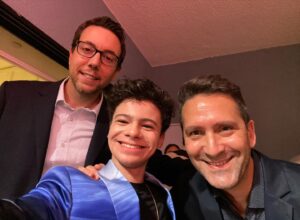 Raphael Alejandro Instagram - I had the best time at the #acapulcotv season 2 premiere! Thank you so much @appletvplus for the wonderful time!
Special thanks to: @jillfritzopr @atlasentertainment @the_youth_manager @foundationmediapartners @billyobillyo @beach.breezes @paradigmtalentagency @jenjen2010 

Stylist: @mrenriquemelendez 

Hair: @thisisbabe 

Makeup: @_dreadiaz_ 

Sneakers: @nike @nikela @undisputedsole @solestage