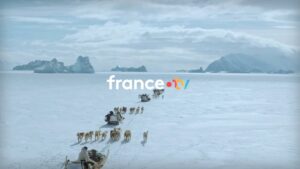 Raphaël de Casabianca Instagram - Mardi soir sur @france2 direction le Grand Nord avec @jarrytypique ! Vous venez avec nous ???😍