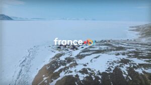 Raphaël de Casabianca Instagram - 📺 Mardi prochain (2 mai) rendez à 21h10 sur @france2  avec @jarrytypique ! 

Hâte de partager ce nouveau voyage et de lire vos messages. Belle soirée et à mardi 😍