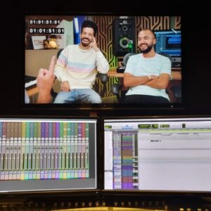 Raphaël de Casabianca Instagram - 🔥 Un nouveau @rendez_vous_en_terre_inconnue bientôt sur @france 2

#workinprogress #rdveti #france2 #bigfloetoli #oli