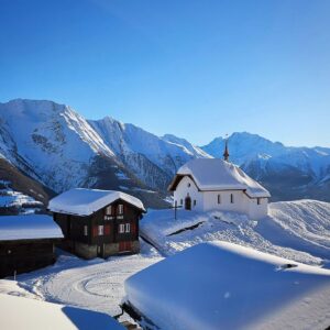 Raphaël de Casabianca Instagram - Tournage pour @petaouchnok en Suisse...Le rêve 🇨🇭🛷☀️⛷️