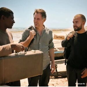 Raphaël de Casabianca Instagram - 😍 Ce soir sur @france2 on se retrouve à 21h dans les Pyrénées avec @ahmed_sylla et ensuite direction Madagascar avec @oli_real ! 

👉 Qui vient ?