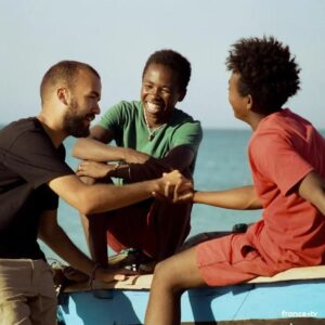 Raphaël de Casabianca Instagram - 📺 Ce soir à 21h sur @france2 on se retrouve à Madagascar pour un nouveau Rendez-vous vous en terre inconnue avec @oli_real et le duo @bigfloetoli en plateau pour débriefer après la film. 

😍 A ce soir !