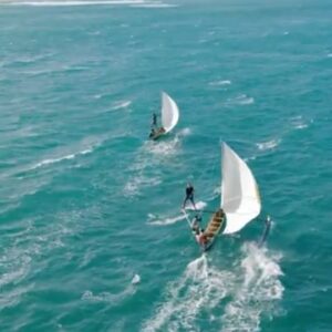 Raphaël de Casabianca Instagram - Mardi soir à 21h10 sur @france2 ne manquez pas @rendez_vous_en_terre_inconnue  avec @oli_real ! Un voyage solaire et émouvant avec les Vézo de Madagascar. Hâte de partager enfin ce nouveau voyage avec vous !