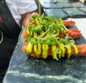 Raquel Loureiro Instagram - Final de tarde preenchido com a final da competição World Class 2024 cheia de gargalhadas, os culpados são o @fernando_alvim e o Chef André Cruz @restaurantefeitoria que fez um catering absolutamente divinal 😋😁