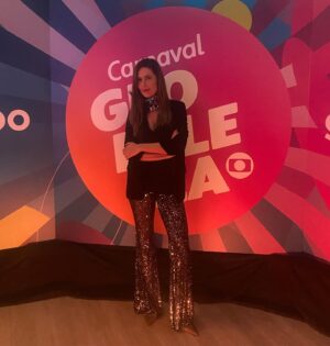 Raquel Loureiro Instagram - Festa de Carnaval @tvglobo @globoportugal com @eventos.impalamultimedia e  @mjmcrodrigues ❤️🥂