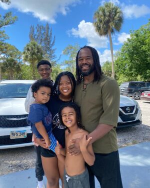 Rashad Evans Instagram - What an amazing weekend @ UFC 287! I brought my kids to meet the fighters at the weigh-in and they had the time of their lives! Izzy, Gilbert Burns, Glover, Machida, Vitor Belfort, Dana White, Cutman Tate, & Chuck Zito were amazing! @lanceex_ @soss.shadi @iam_zbh @djheavyhands913 @niaskye13 loved meeting their favorite fighters. Thank you @ UFC for the great memories @ufc 287!