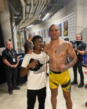 Rashad Evans Instagram - I had an epic time at #ufc291 with my son @soss.shadi! Shadi loved it so much.. For the rest of the night he was trying to spar me... 😂😂😂 I told him to cool out cause “Pops” play for keeps.. 🤭😂😂 #ufc#sugarashadevans#umbo