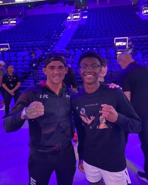 Rashad Evans Instagram - I had an epic time at #ufc291 with my son @soss.shadi! Shadi loved it so much.. For the rest of the night he was trying to spar me... 😂😂😂 I told him to cool out cause “Pops” play for keeps.. 🤭😂😂 #ufc#sugarashadevans#umbo