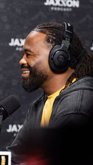 Rashad Evans Instagram - I had great conversation with @rampage4real @beardegidio on @jaxxonpodcast check it out.. 🔥👊🏾 @getumbo 🍄‍🟫