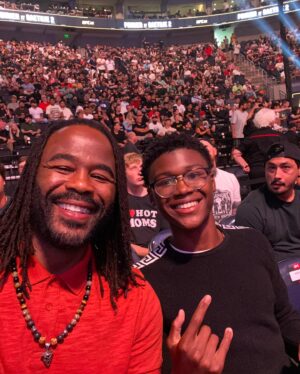 Rashad Evans Instagram - I had an epic time at #ufc291 with my son @soss.shadi! Shadi loved it so much.. For the rest of the night he was trying to spar me... 😂😂😂 I told him to cool out cause “Pops” play for keeps.. 🤭😂😂 #ufc#sugarashadevans#umbo