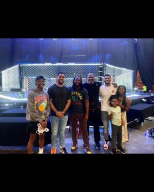 Rashad Evans Instagram - What an amazing weekend @ UFC 287! I brought my kids to meet the fighters at the weigh-in and they had the time of their lives! Izzy, Gilbert Burns, Glover, Machida, Vitor Belfort, Dana White, Cutman Tate, & Chuck Zito were amazing! @lanceex_ @soss.shadi @iam_zbh @djheavyhands913 @niaskye13 loved meeting their favorite fighters. Thank you @ UFC for the great memories @ufc 287!