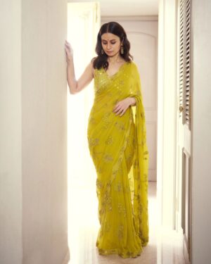 Rasika Dugal Instagram - 💛✨

I love the detailing of and have immense respect for handiwork. Celebrating the skill of the many karigars who hand-embroidered this beautiful sari designed by @archanajaju.in. Paired with a hand-painted kalmakari blouse with mirror work embroidery. I am told it took 1700 hours to complete! I can only imagine the patience and love it took. I hope we can encourage and preserve the skill and craft.

#MirzapurS3Promotions #MirzapurS3

Sari:  @archanajaju.in 
Jewellery: @amrapalijewels 
Hairstyling: @kimberlyychu 
MUA: @mayura_makeup_hair 
Styling: @who_wore_what_when 
📸: @rohnpingalay