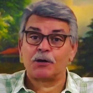 Rasim Öztekin Instagram - 146. Bölümde yazlıktan dönüyorum. Yani Perşembe saat 17.00 de Fehmi sizde...#trt #mintproduction #seksenler