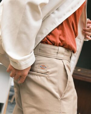 Ratanaumnuayshai Boonyakorn Instagram - Today’s look with All-Time Classic 874 Original Work Pant from @dickies_thai

กางเกง 874 เป็นกางเกงทรงกระบอกสไตล์ Workwear ที่ขนาดสัดส่วนลงตัว และ Timeless มากๆ วันนี้เลยเอามาแมตช์กับ Eisenhower Jacket ซึ่งทำให้ลุคดูคอมพลีทมากๆ

#DickiesThailand #874 #Dickies