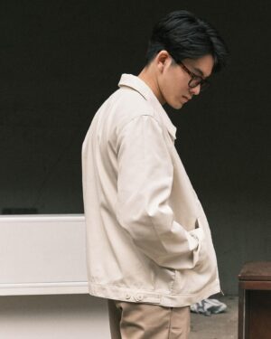 Ratanaumnuayshai Boonyakorn Instagram - Today’s look with All-Time Classic 874 Original Work Pant from @dickies_thai

กางเกง 874 เป็นกางเกงทรงกระบอกสไตล์ Workwear ที่ขนาดสัดส่วนลงตัว และ Timeless มากๆ วันนี้เลยเอามาแมตช์กับ Eisenhower Jacket ซึ่งทำให้ลุคดูคอมพลีทมากๆ

#DickiesThailand #874 #Dickies