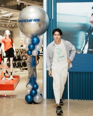 Ratanaumnuayshai Boonyakorn Instagram - เปิดแล้ววันนี้ Skechers สาขาเซ็นทรัลนครปฐม ชั้น G มีทั้งสายออกกำลังกายและสายไลฟ์สไตล์ @skechersth

#centralnakhonpathom #skechersCMG #skechersTH