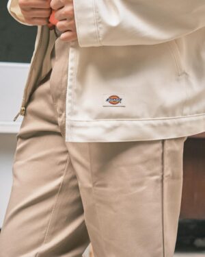 Ratanaumnuayshai Boonyakorn Instagram - Today’s look with All-Time Classic 874 Original Work Pant from @dickies_thai

กางเกง 874 เป็นกางเกงทรงกระบอกสไตล์ Workwear ที่ขนาดสัดส่วนลงตัว และ Timeless มากๆ วันนี้เลยเอามาแมตช์กับ Eisenhower Jacket ซึ่งทำให้ลุคดูคอมพลีทมากๆ

#DickiesThailand #874 #Dickies