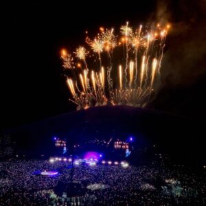 Ratanaumnuayshai Boonyakorn Instagram - this could be paradise @coldplay 
#coldplayliveinbangkok