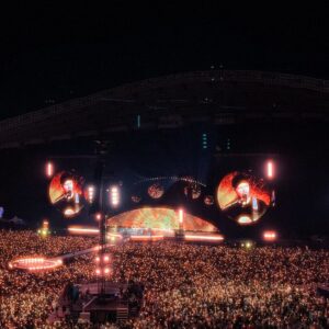 Ratanaumnuayshai Boonyakorn Instagram - this could be paradise @coldplay 
#coldplayliveinbangkok