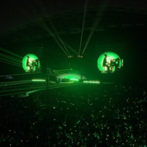 Ratanaumnuayshai Boonyakorn Instagram - this could be paradise @coldplay 
#coldplayliveinbangkok