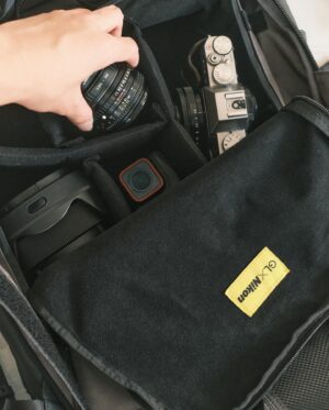 Ratanaumnuayshai Boonyakorn Instagram - @gastonlugathailand your everyday, everywhere!

ตัวนี้เป็นรุ่น GL x NIKON วัสดุกันน้ำ 100% 
สีดำด้านแบบนี้แมตช์ง่ายด้วย จุของได้เพียบ
ทั้งกล้อง เลนส์ คอม แท็ปเล็ต เหมาะกับทุกๆวันจริงๆ

@gastonlugathailand 
#gastonlugathailand