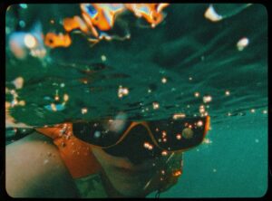 Ratanaumnuayshai Boonyakorn Instagram - underwater selfie 🤿