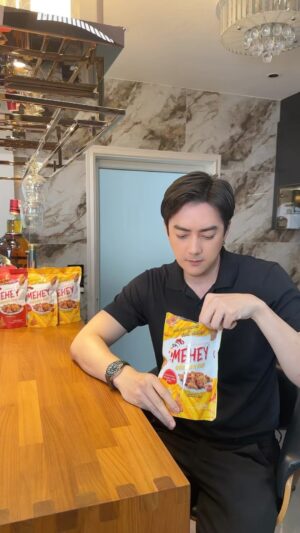 Rattapoom Toekongsap Instagram - กำลังอร่อยเลย เค้าดุใครอะ555