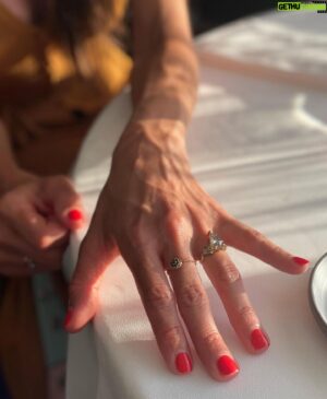Raúl Castillo Instagram - She said yes. 💍 

#Repost @alexisforte5
・・・
Also… when we were in Portugal this happened 💚 @raulcastillo asked me to marry him and I said yes! 9 years in and many more ahead