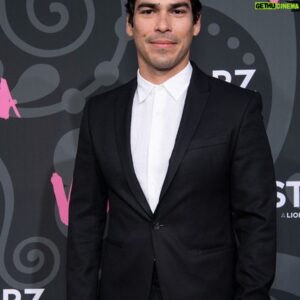 Raúl Castillo Instagram - Pride doesn’t begin to describe the sense. Destiny? Alchemy? Magic? This is history, hermana. We’ve been doing this together, maybe in other lives, maybe in other universes. But we’re locked into this for eternity. I’m so fucking proud of you @tanyasaracho and the whole @Vida_starz familia. The show is BEAUTIFUL. I could go on. But I’ll say last night was a dream we dreamed so many years ago. Love to all the people who came out last night and supported. Gracias mil!! #vida #vidastarz #tanyasaracho #raulcastillo #mchibulldogs #mcallenhighschool Thanks to @heyannabee and @uniqlousa for looking out for me!!!