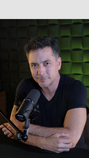 Raúl Méndez Instagram - ¿QUÉ LE DIRÍAS A TU YO DE 15 AÑOS?

🎙️ Episodio 7 con @raulmijomendez | Ser actor, Hollywood, Sense8, El Zorro, Enemigo íntimo, El señor de los cielos, nuevas generaciones y mucho más.

🚀 Tienes el enlace en mi perfil para ver o escuchar el podcast completo.