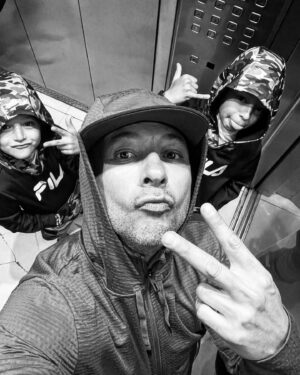 Raúl Méndez Instagram - Los Méndez are in the house!! 🤙🏼🤙🏼