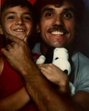 Raven Instagram - 1987. Me, dad and Snoopy