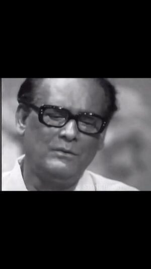 Ravi Jadhav Instagram - शब्द, चाल आणि धीरगंभीर दैवी आवाज. 
सर्वच अप्रतिम. ❤️ 

#nostalgia #simple #weekendvibes #hemantkumarsongs #pure