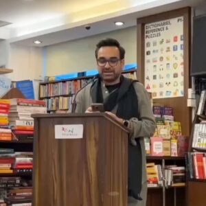Ravi Jadhav Instagram - Amid love and poetry, we celebrated the poet who wrote history! 🫶 ✨

#MainAtalHoon streaming now, only on #ZEE5

#AtalOnZEE5 #WorldPoetryDay

@pankajtripathi @ravijadhavofficial @vinod.bhanushali @officialsandipssingh @kamleshgori1 @thewriteinsaan @bhaveshbhanushali_ #SamKhan @bsl_films @officiallegendstudios @hitz.music.official @raja.sevak @ektakaul11 @lawrencedcunha @sandeepravade @amolbhor52 @manish_kalra_ @zee5 @zee5global