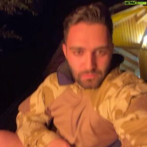 Rayan Borhani Instagram - The trouble is you think you have time🪐 مشکل اینه که فکر میکنیم زمان داریم•