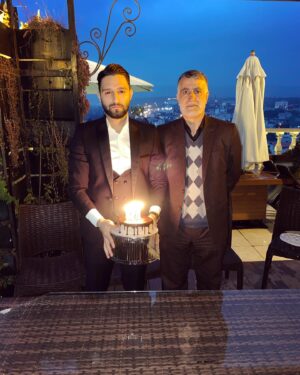 Rayan Borhani Instagram - my Birthday🎂

مرسی از قهرمانان  جهان و زندگیم از این سوپرایز قشنگ تولدم ممنون💚