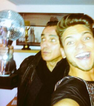 Rayane Bensetti Instagram - Bon anniversaire à toi mon Roi 👑 
Mon papounet qui a toujours su être là pour moi♥️
Je donnerais tout pour repasser ne serait ce qu’une minute avec toi, le sourire bête que j’ai sur cette photo était gravé tel quel chaque seconde passée avec toi. La fierté dans tes yeux de m’avoir vu soulever cette coupe de danse avec les stars, ce regard, tes conseils bienveillants à chaque films que je faisais, ses danses quand je faisais de la musique... Je l’oublierai jamais... Tes souvenirs me hantent, il n’y a pas une journée où tu n’es pas dans ma tête, mais celle là est pour toi, c’est ton Anniversaire et même si tu n’es plus là je tiens à te le dire :
Papounet ? Je t’aimais, je t’aime et je t’aimerai du plus profond de mon âme et ce jusqu’à mon dernier souffle. ♥️♥️♥️🤲🏼🤲🏼
Allah y rahmou♥️♥️♥️