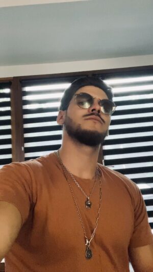 Rayane Bensetti Instagram - Trop dur de passer après un classique comme ça ... sois indulgent mon frérot 🙏🏼🙏🏼🙏🏼😁
@tunisianofficiel
@aketofficiel